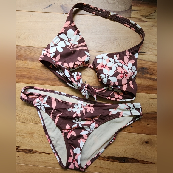 Victoria's Secret Bikini Swimsuit - Picture 1 of 3